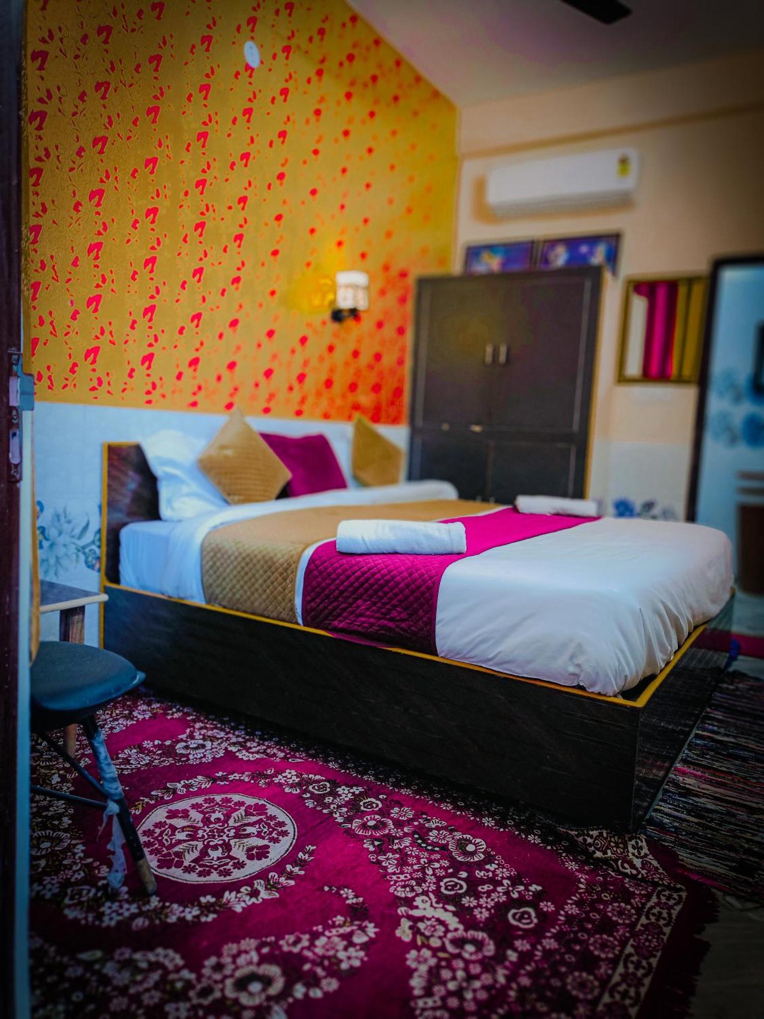 The Crown Amer Hotel 3*