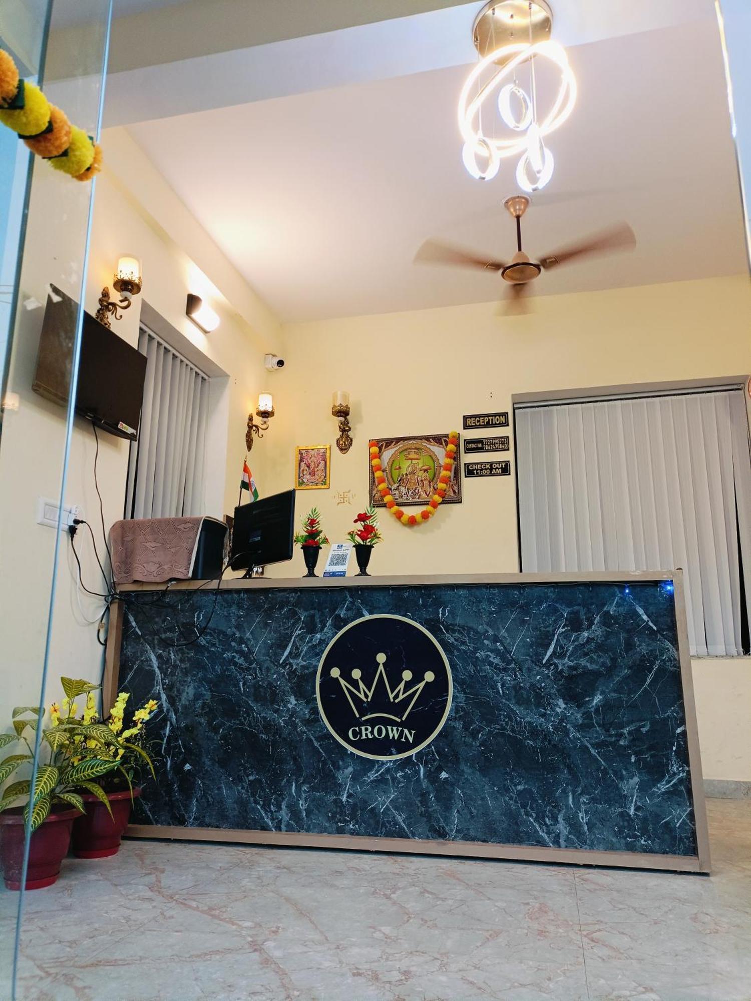 Hotel The Crown Amer 3*